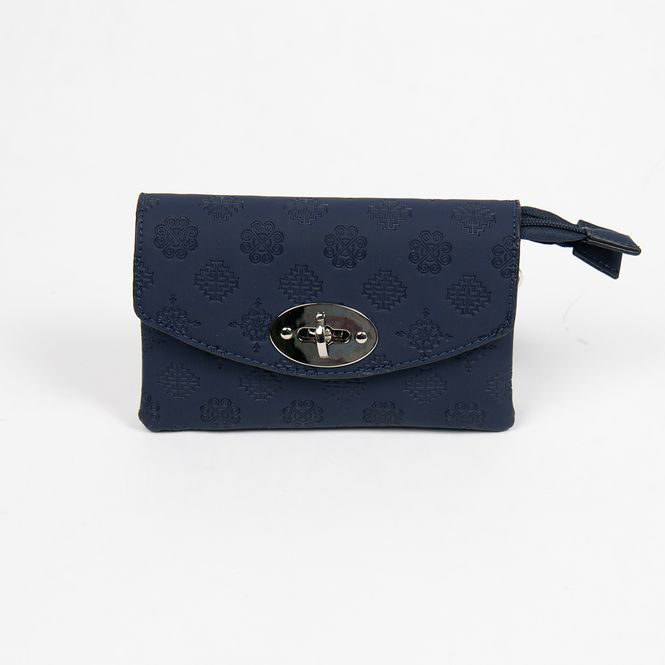 Huvudbild DANIELLE clutch med präglat mönster marin ...