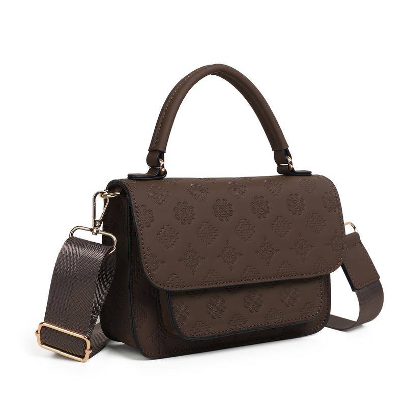 Hillevi clutch brun - stilfull veske i imitert skinn med gullfargede detaljer