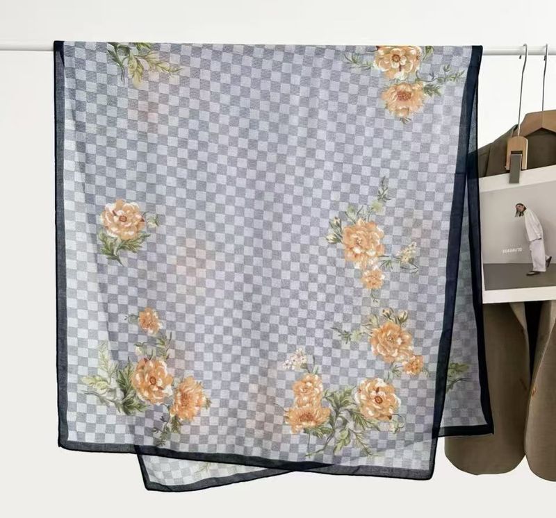 Blomstrete skjerf lys blå