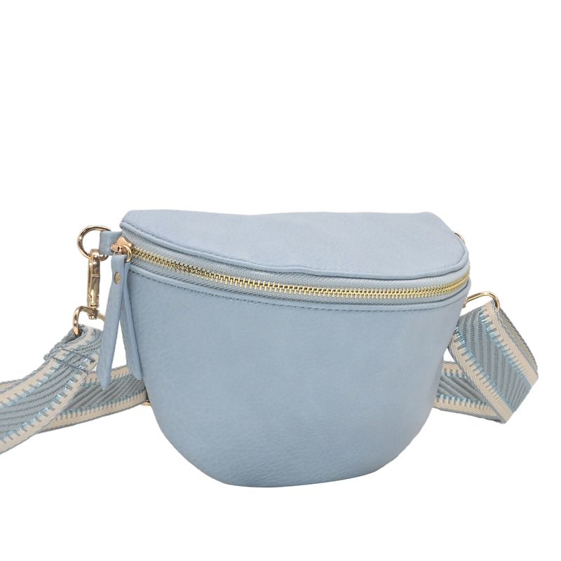 PEPPER bumbag med mønstret rem - lys blå