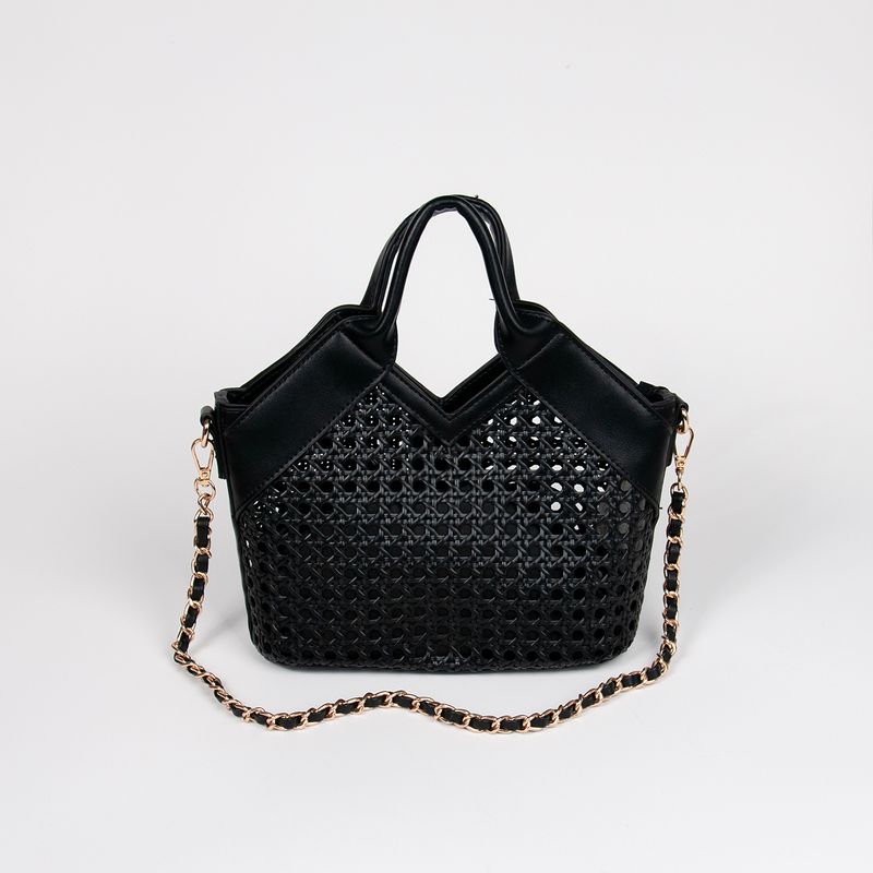 Izra liten shopper - svart - lett og elegant veske