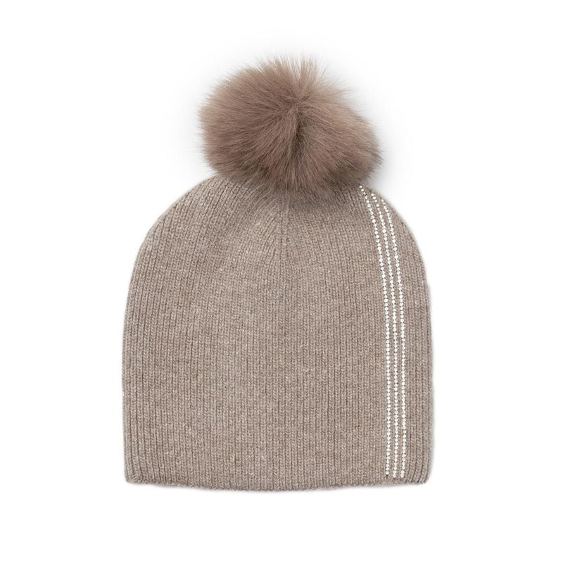 Beige lue med strasstener og dusk - varm og stilig