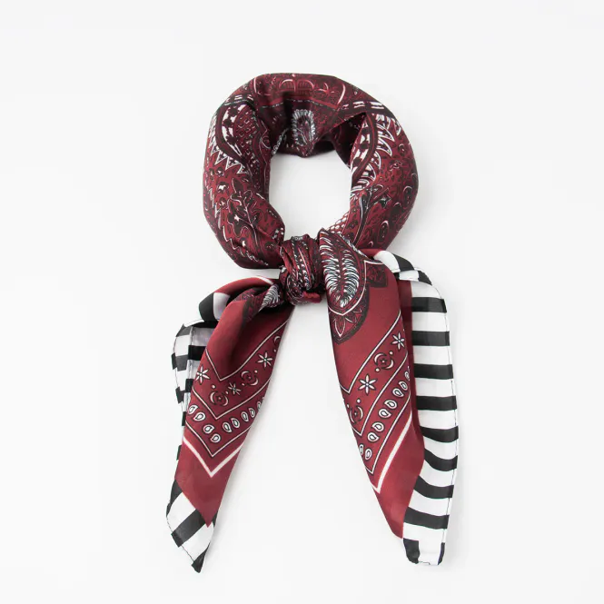 Huvudbild Mönstrad scarf 70 x 70 cm – elegant scarf i ...