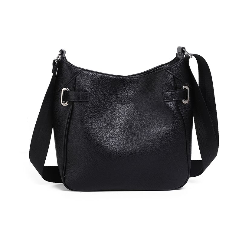 GRY - svart veske i imitert skinn med sølvfarget metall