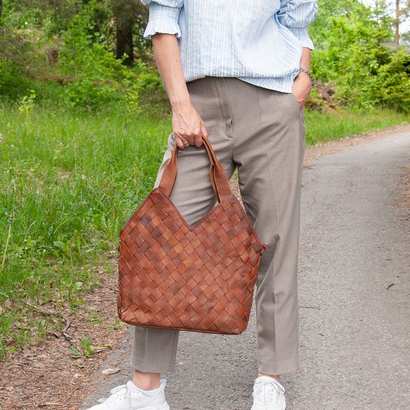 LOUIS stor flettet shopper i skinn - brun
