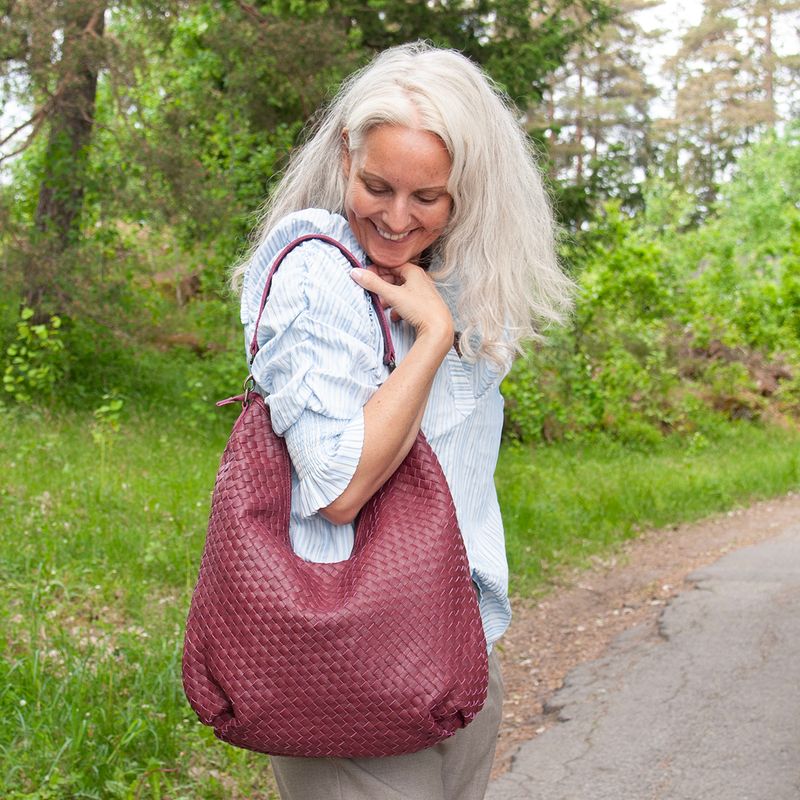 LOTUS stor flettet bag i skinn med dobbel rem - bordeaux