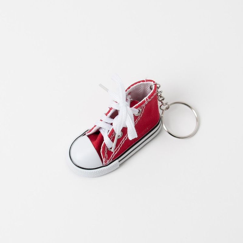 Väskadekoration SNEAKER - röd