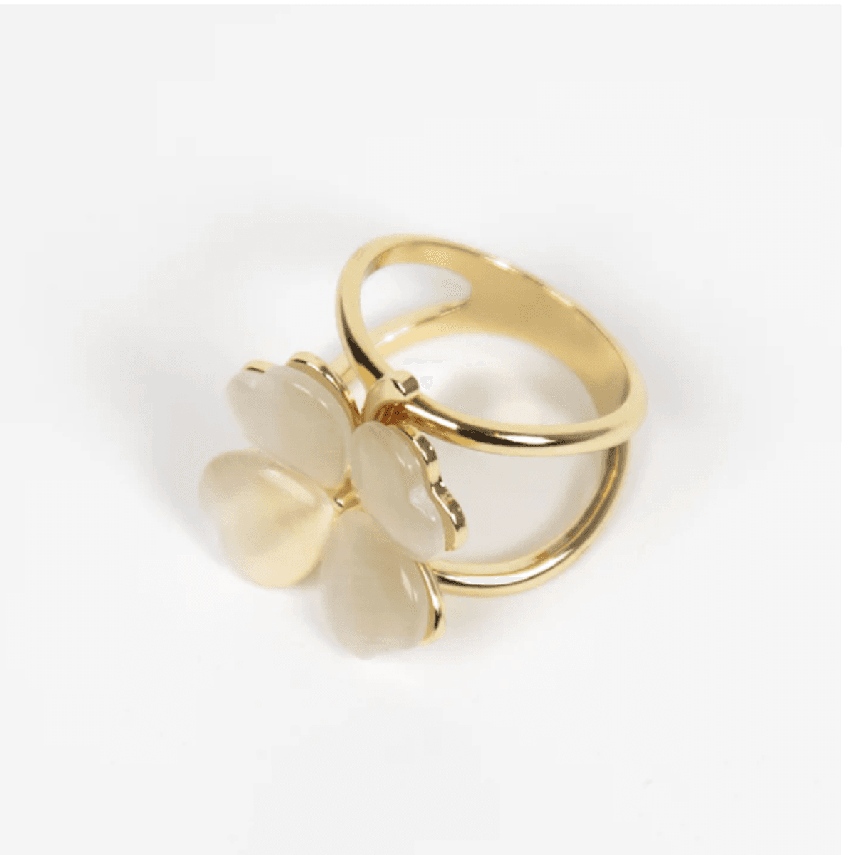 Halsduksring med Blomdesign – Elegant Accessoar till Halsduk - ljus beige